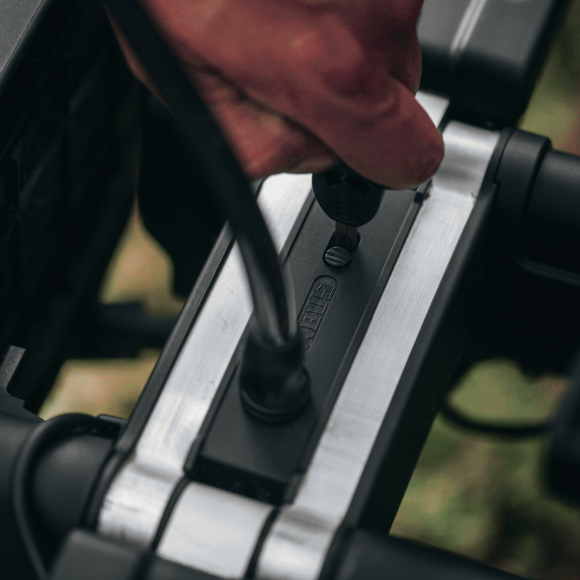 Трос с замком Thule для EasyFold и Epos Трос с замком Thule для EasyFold и Epos