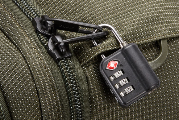 Дорожная сумка/рюкзак Thule Crossover 2, 41л, Forest Night Дорожная сумка/рюкзак Thule Crossover 2, 41л, Forest Night