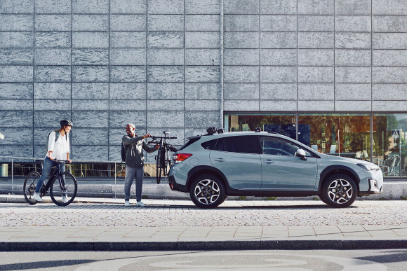 Велокрепление Thule OutWay Hanging 995 для 3-х велосипедов на заднюю дверь