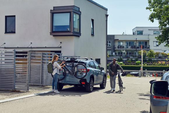 Велокрепление Thule OutWay Hanging 995 для 3-х велосипедов на заднюю дверь