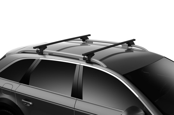 Багажник на крышу Thule Flush rail SquareBar для автомобиля с интегрированными рейлингами